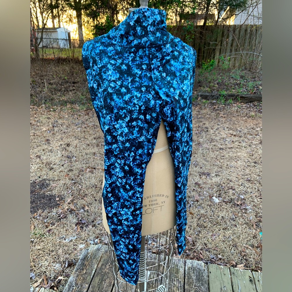 NWT Floral Exercise Athletic Yoga Pants